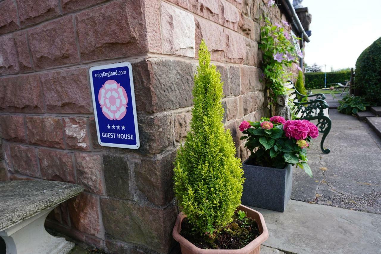 Chapel Croft Guest House Biddulph  外观 照片