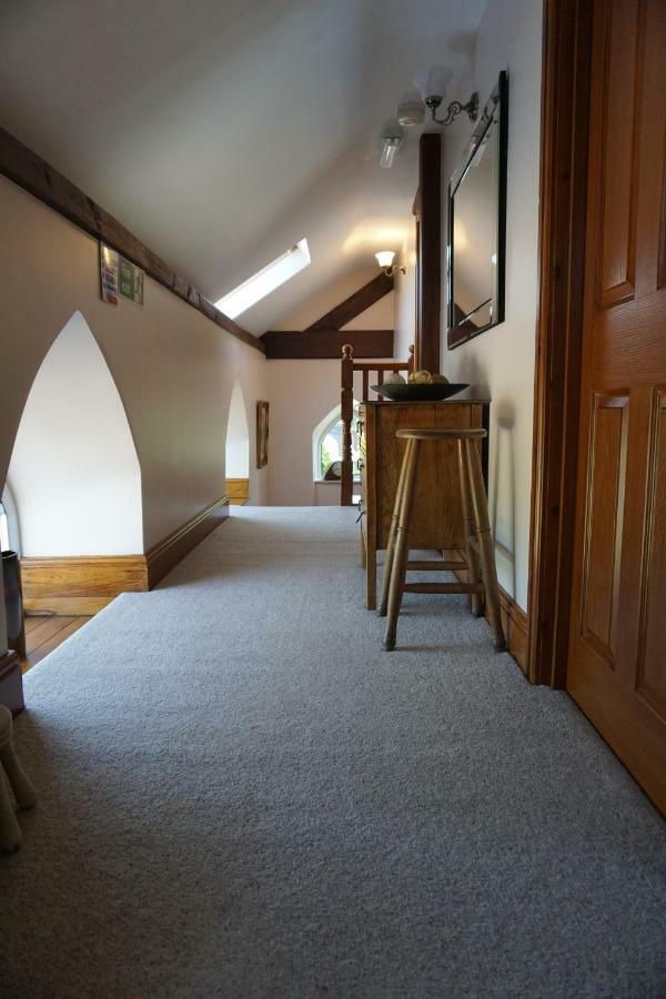 Chapel Croft Guest House Biddulph  外观 照片