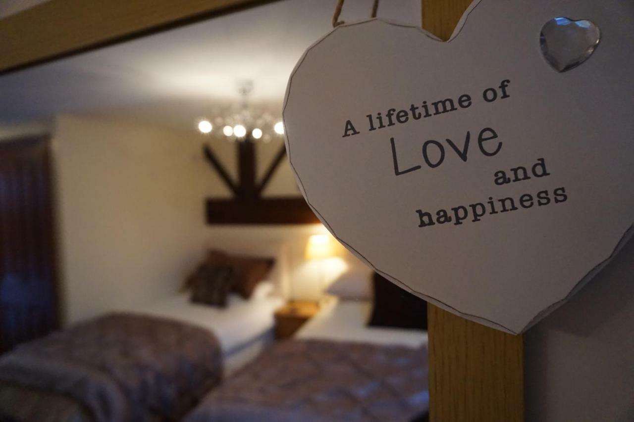 Chapel Croft Guest House Biddulph  外观 照片