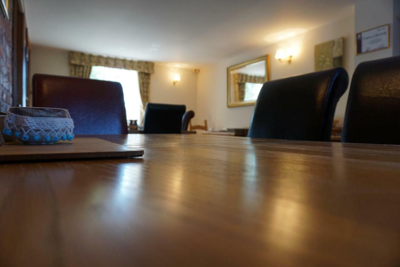 Chapel Croft Guest House Biddulph  外观 照片